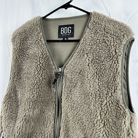 BDG Urban Outfitters Medium Borg Sherpa Vest Brown Zip Pockets Sleeveless Cozy - Picture 2 of 12